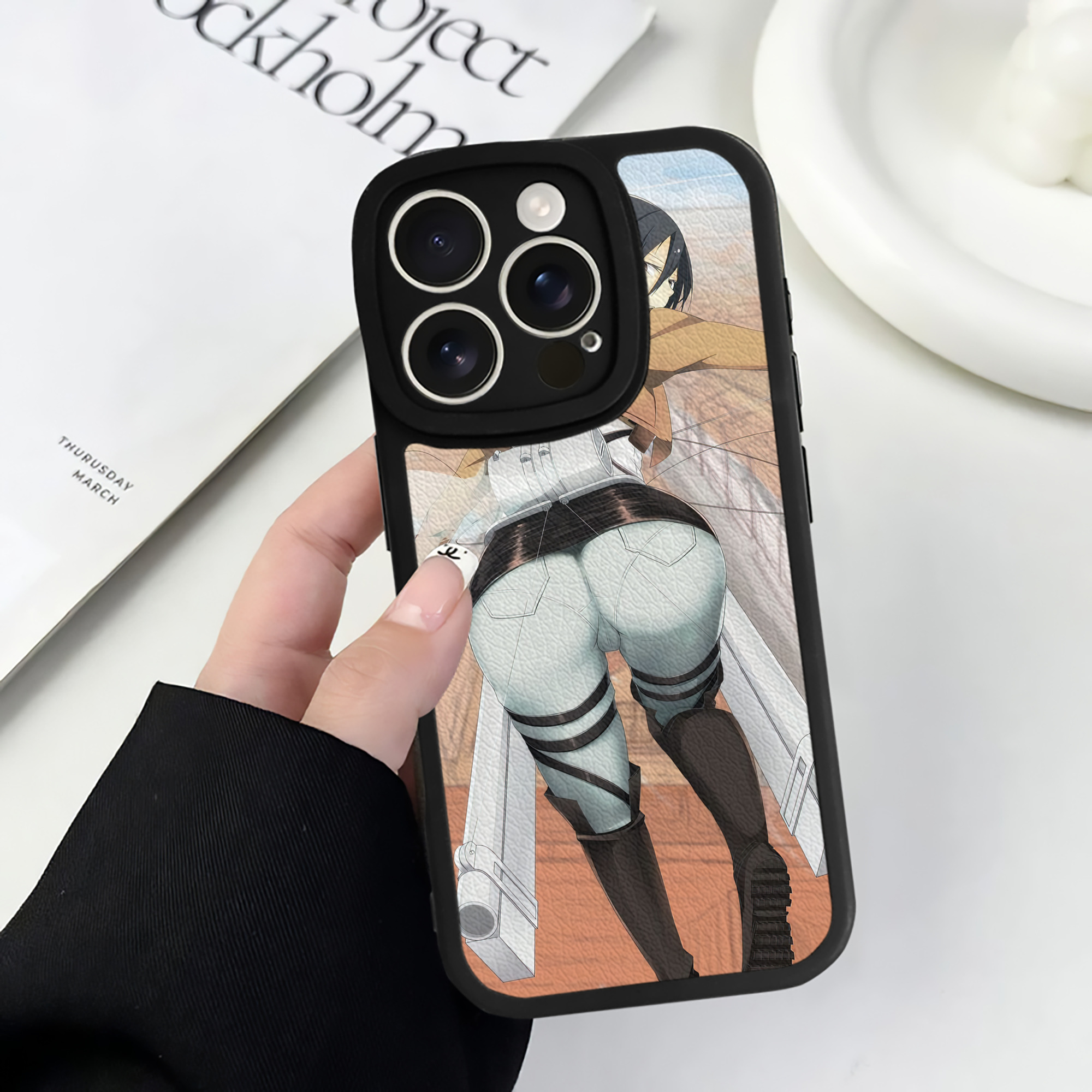 （画像用） 進撃の巨人 Attack on Titan 【iPhone 16シリーズ対応】シリコンスマホケース（レザー調） 材質：シリコン